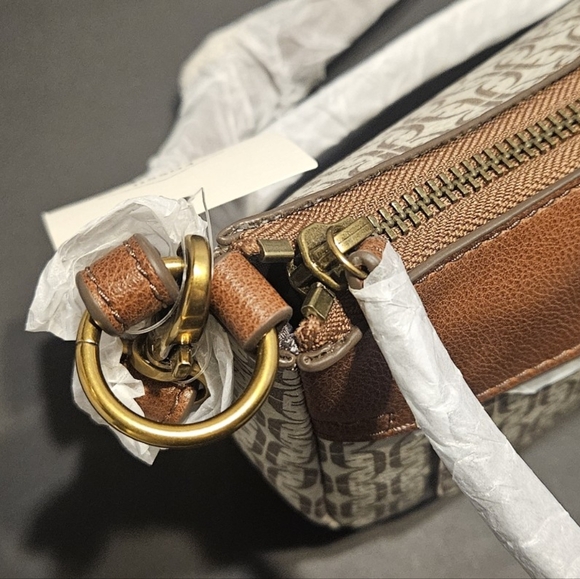 Fossil Purse - Picture 6 of 11